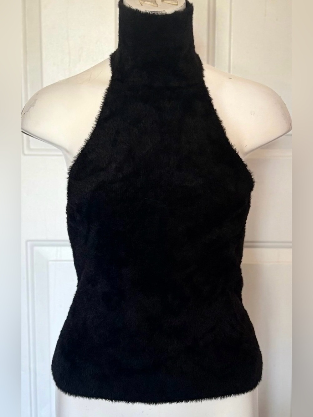 Silence + Noise Black Fuzzy Knit Halter Top Women’s size Large